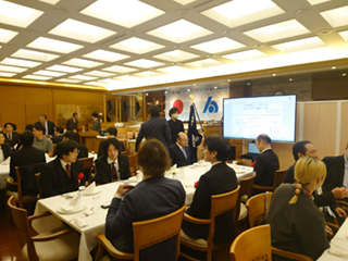 フラッグ伝達式・懇親会の様子